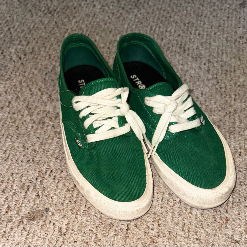 STRAYE Stylish Green Men's Sneakers